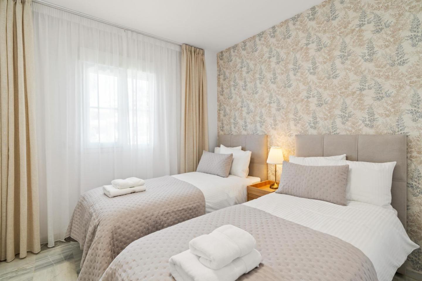 Domillion 2bdr 2bath Lomas33 Cabopino Golf * Marbellac